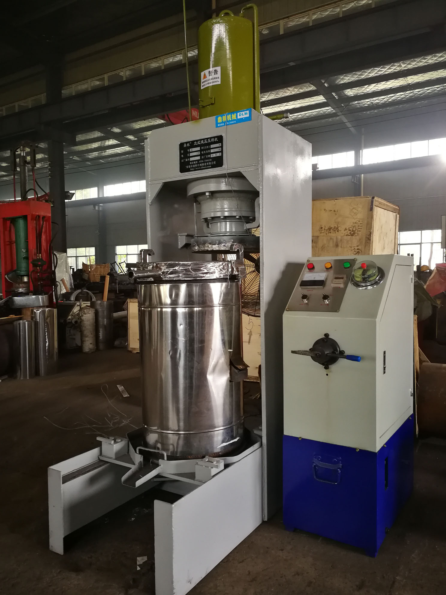 不銹鋼超高壓立式液壓壓榨機，果汁壓榨機，果渣壓榨機，藥材壓榨，油渣處理，白土壓榨